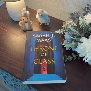 Throne of Glass by Sarah J. Maas (#1)
